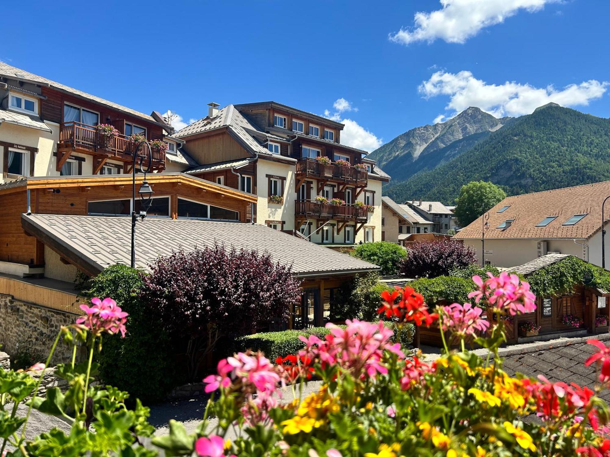 Hotel Les Autanes Spa-Balneotherapie & Restaurant 昂塞勒 外观 照片